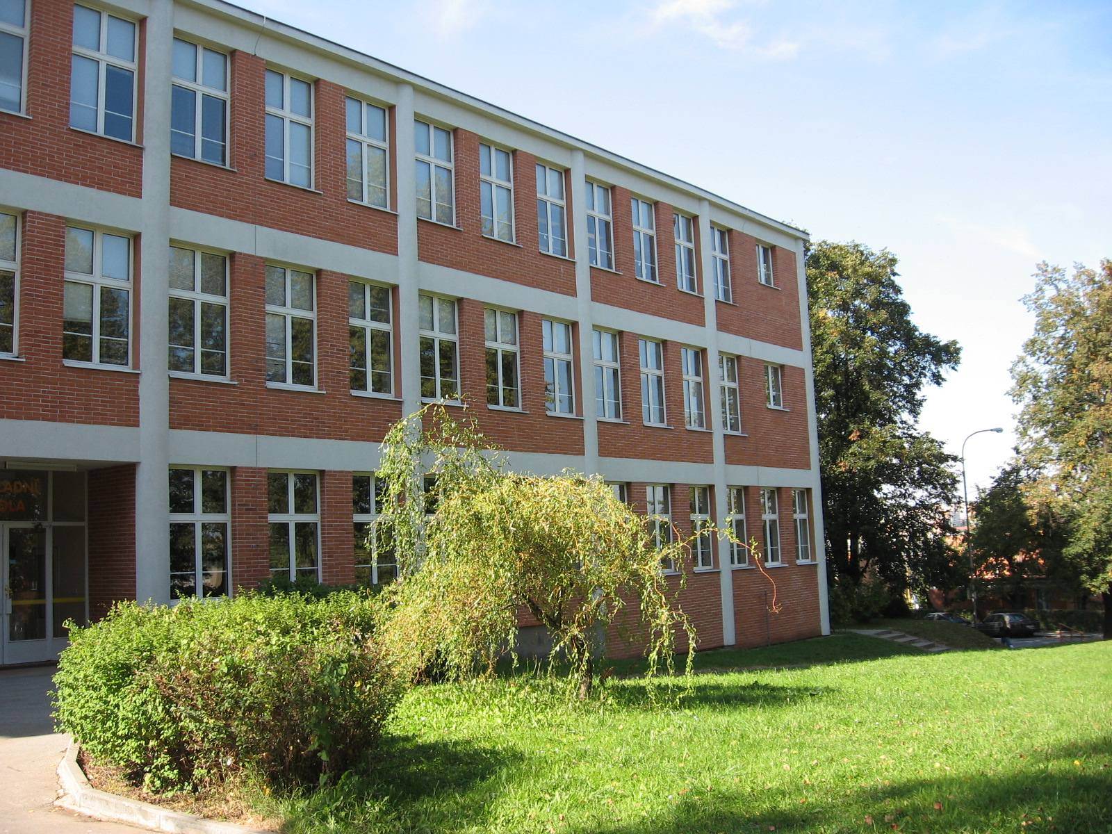 Z kladn kola Zl n Slovensk 3076 P sp vkov Organizace Port l I